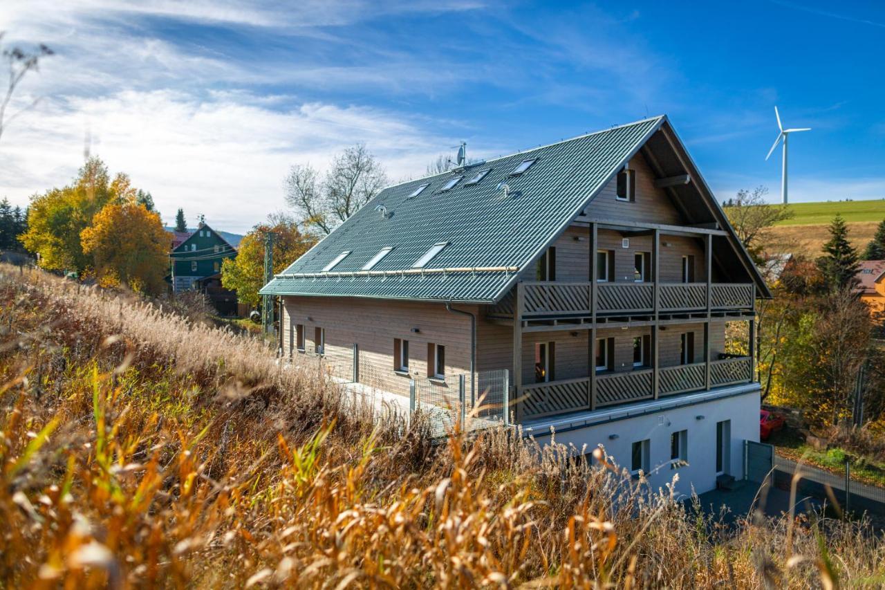 Krusnohorske Strane Lägenhet Loučná pod Klínovcem Exteriör bild